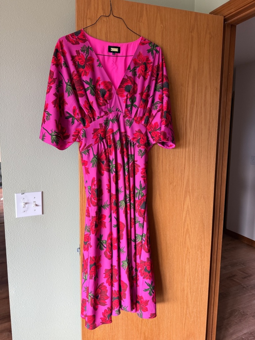 Alexia Admor Pink Floral Midi Dress
